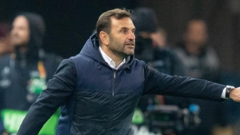 <p>Okan Buruk'un uluslararas� platformda verdi�i deme�te �ngilizce'yi tercih etmesi hem yay�nc� kurulu� taraf�ndan hem de sosyal medyadaki taraftarlarca be�eniyle kar��land�.</p>