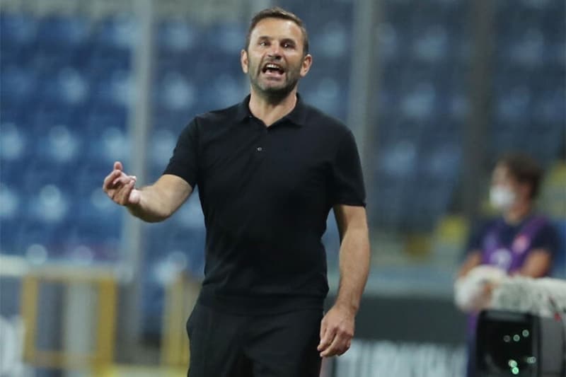 <p><b>'HEDEF�M�Z �AMP�YONLUK' </b></p><p>'Biz ligde sadece kendi ma��m�za odakland�k. Hedefimiz tabii �ampiyonluk ama neticede futbol bu. Konsantrasyonumuzu hi�bir �ekilde kaybetmememiz gerekiyor. Kopenhag ma��na �ampiyon olarak gitmek bizim i�in daha motive edici olur.'</p>