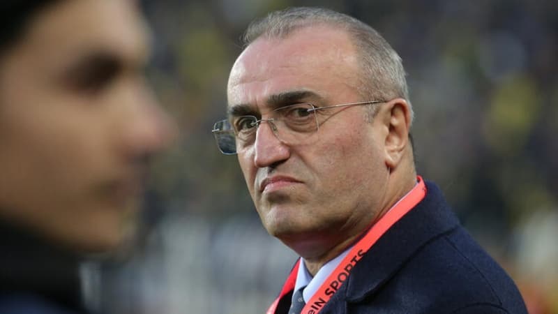 <p>Hepimiz Galatasaray'ın başkanı hasta işler yattı demesin diye daha çok çalışıyoruz. Gecemizi gündüzümüze katıyoruz. İnsanlar Allah'tan korksun.</p>