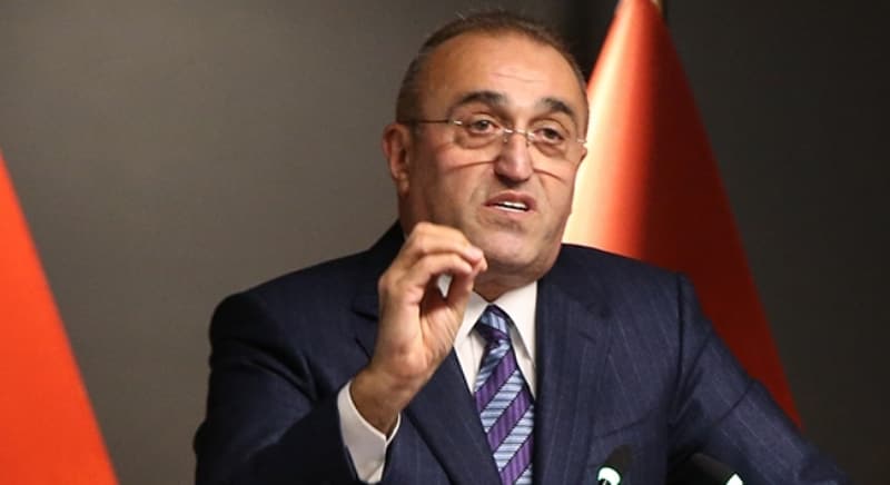 <p>Üzüntümüz sıkıntımız çok fazla. Galatasaray'ın başkanı ciddi bir hastalığa yakalandı.</p>