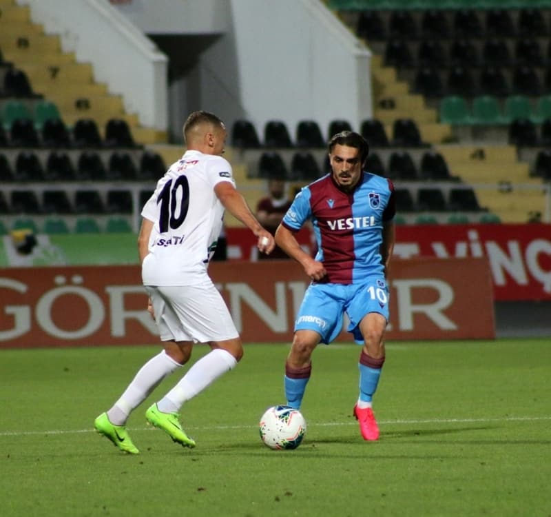 <p>Dilmen geen sezon olduu gibi bu sezonda Baakehir'in ampiyonluk frsat kaybetme noktasna geldiini ama Trabzonspor'un avantaj kullanamad dile getirdi</p>