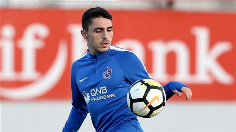 <p>'22 milyon euroyu reddetti Abdülkadir Ömür için Trabzonspor, ben biliyorum. Bu sezon Şampiyonlar Ligi'ne gideceklerni düşündükleri için.'</p>