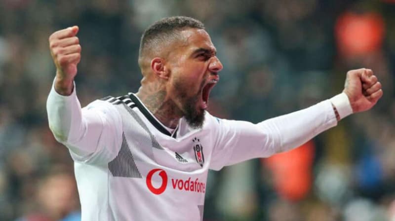 <p>Bu oyuncunun dışında ağrıları azalan ve dün takımla birlikte çalışan Boateng’in de Fenerbahçe karşısında forma giyebilecek olması, yüzleri güldürdü.</p>