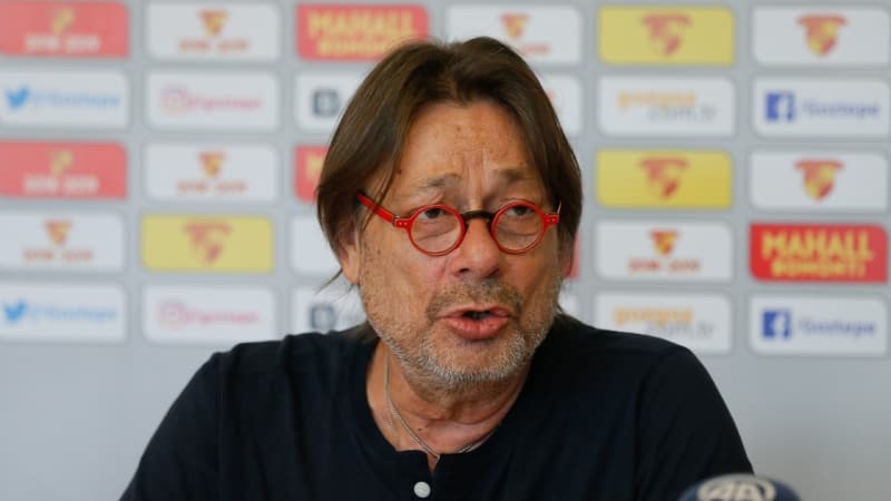 <p>Başkan <b>Mehmet Sepil </b>yeni stadın açılmasıyla birlikte gelecek sezon hem üst sıralara oynayan hem de altyapısıyla da ayağa kalkan bir Göztepe oluşturmak istiyor. </p>