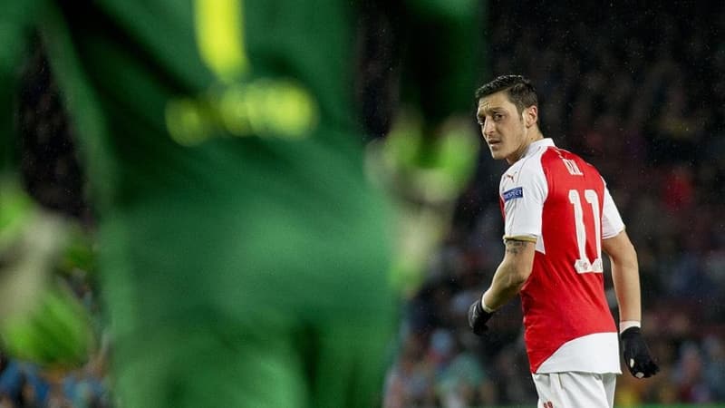 <p>2013 yılında Arsenal'e transfer olarak Ada'da forma giymeye başlayan Özil, Londra ekibiyle 184 maça çıkarken 33 gol, 58 asistlik performans sergiledi. </p>