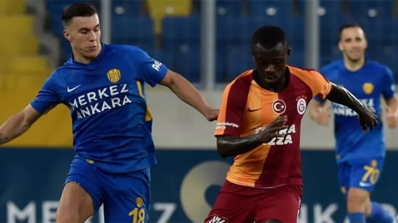<p>Ligde hafta sonunda Ankaragücü, Galatasaray’ı 1-0 mağlup ederken, Başkent ekibine penaltıya kazandıran isim Michalak olmuştu.</p>
