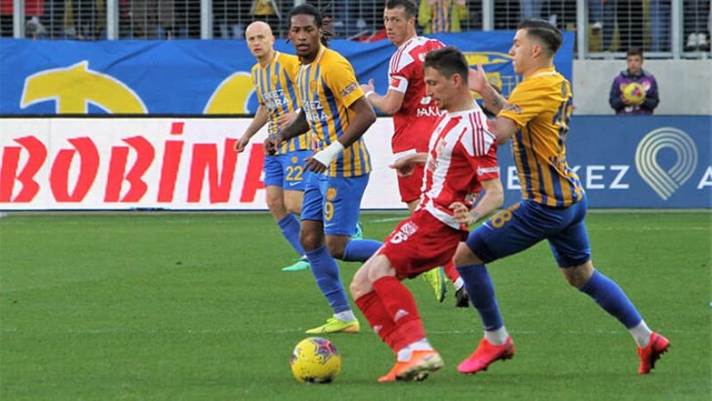 <p>Bonservisi Rusya’nın Grozny takımında olan Michalak’ın opsiyon maddesi ise Ankaragücü’nde bulunuyor.</p>