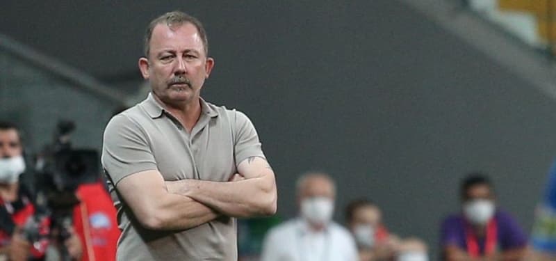 <p>Gelecek sezon için kadrosunda büyük değişiklikler yapmaya hazırlanan Beşiktaş mali anlamda elini rahatlatmak isterken, maaş bütçesinde küçülmeye gitme kararı almıştı. </p>