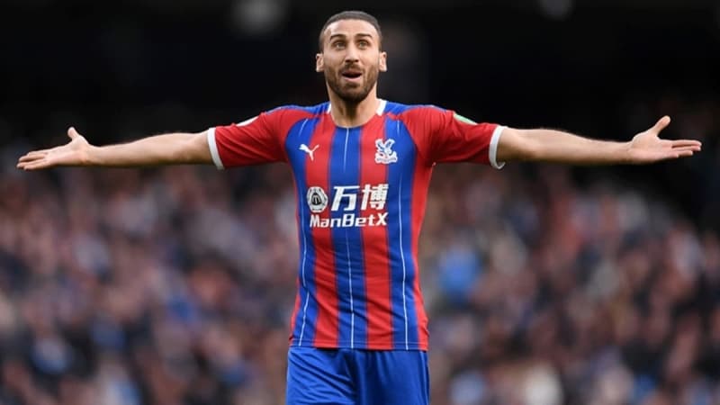 <p>Everton'ın Cenk Tosun'u kiralayacak olmasını fırsata çevirmek isteyen Beşiktaş, Sergen Yalçın'ın da onayını alarak deneyimli golcü ile temas kurdu.<br></p>