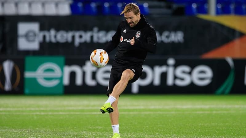 <p>SOL BEK: Caner Erkin (Beikta)</p>