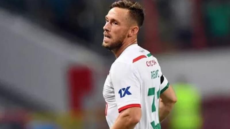 <p>SOL BEK: Maciej Rybus (Lokomotiv Moskova)</p>