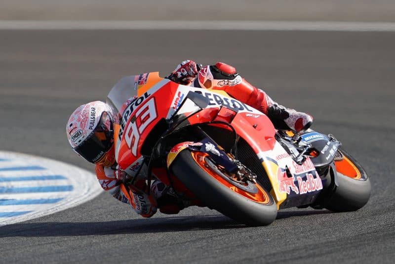 <p>Geçirdiği talihsiz kazanın ardından sağ kolunda kırık oluştuğu belirtilen Marc Marquez’in pazartesi günü Barcelona’da ameliyat edileceği belirtildi.</p>