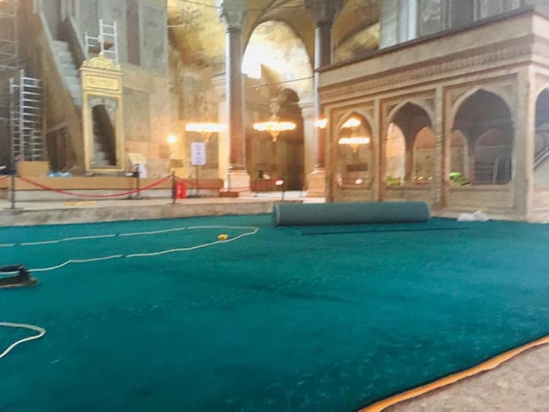 <p>Ayasofya Cuma namazna hazrlanyor...</p>