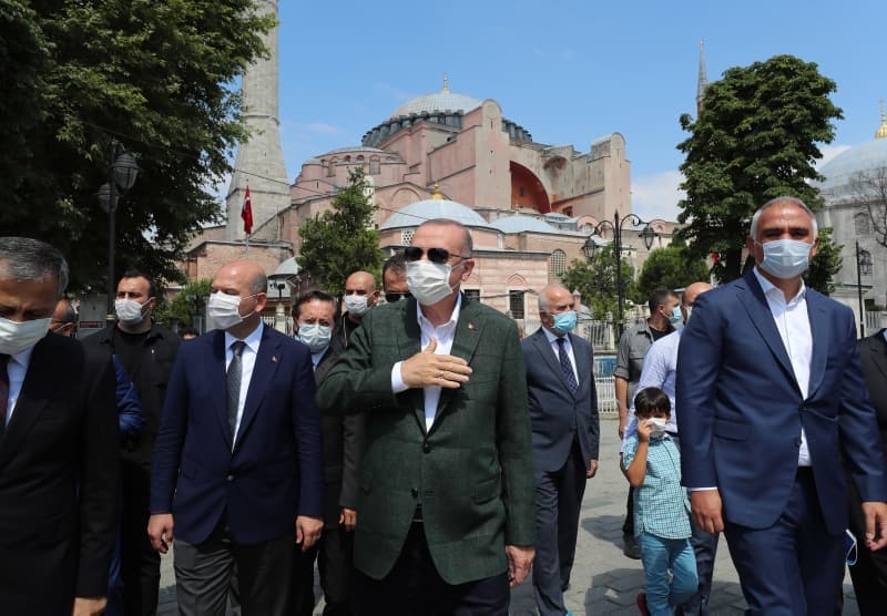 <p>Ayasofya Cuma namazna hazrlanyor...</p>