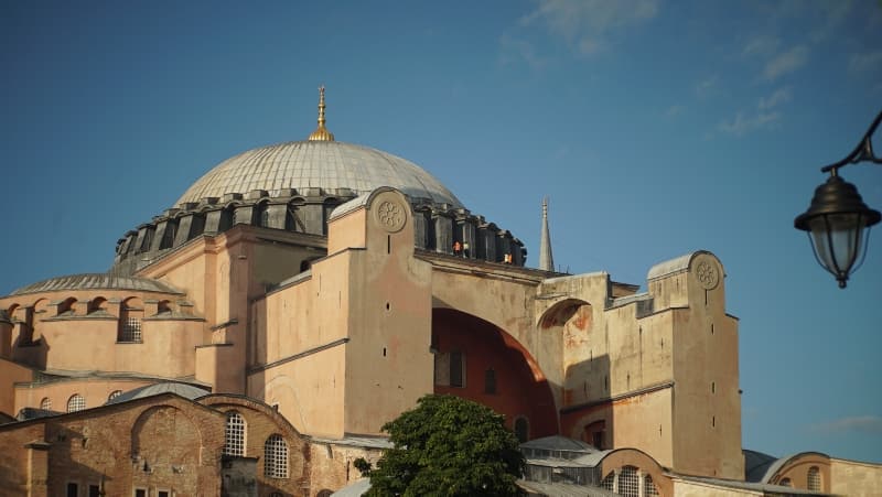 <p>Ayasofya Cuma namazna hazrlanyor...</p>