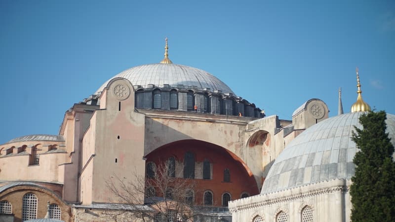 <p>Ayasofya Cuma namazna hazrlanyor...</p>