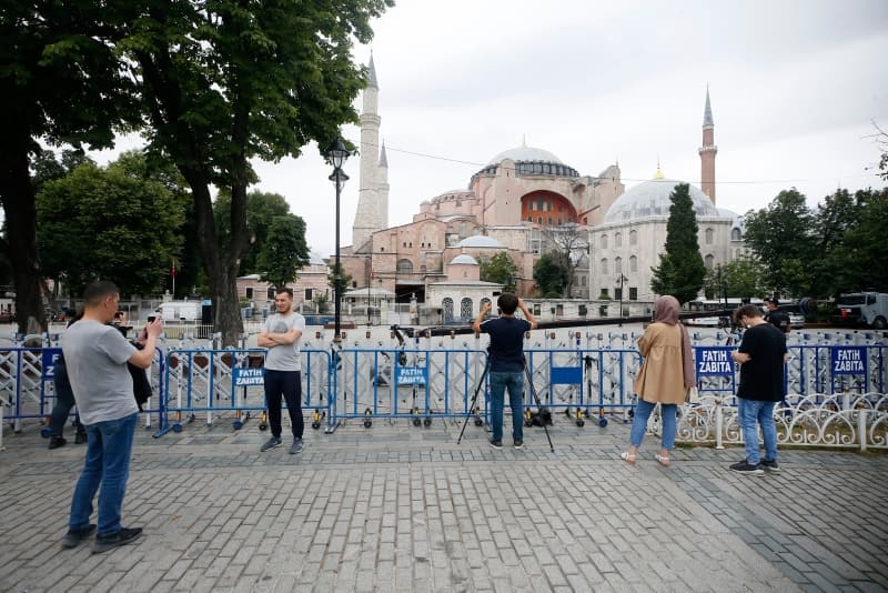 <p>Ayasofya Cuma namazna hazrlanyor...</p>