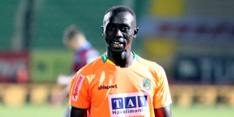 <p>PAPISS CISSE</p><p>Yaş: 34</p><p>Mevkii: Santrfor</p>