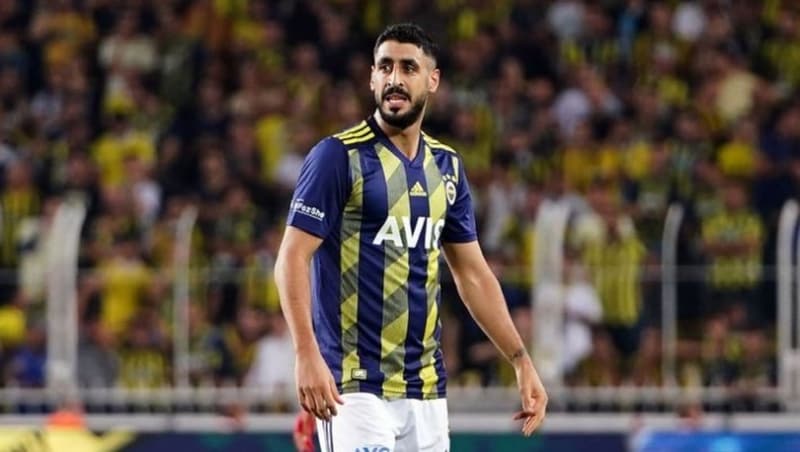 <p>TOLGA CİĞERCİ</p><p>Yaş: 28</p><p>Mevkii: Orta saha</p>