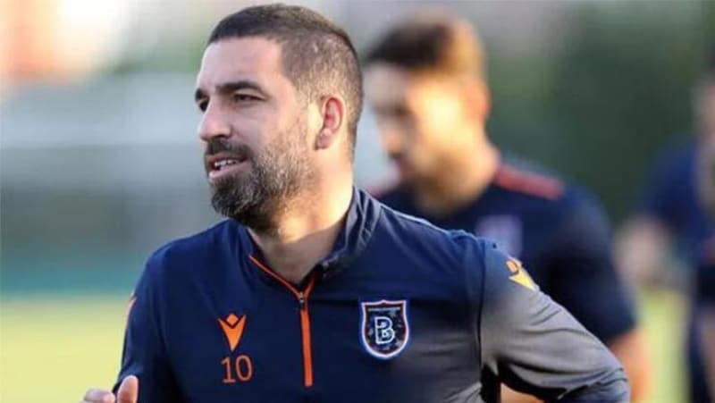 <p><span >ARDA TURAN (Boşta)</span><br></p><p>Yaş: 33</p><p>Mevkii: Kanat - Orta saha</p>