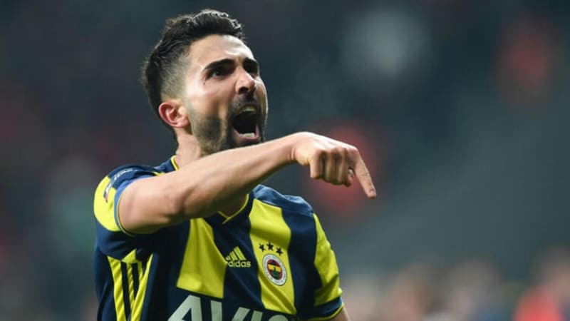 <p>HASAN ALİ KALDIRIM</p><p>Yaş: 30</p><p>Mevkii: Sol bek</p>