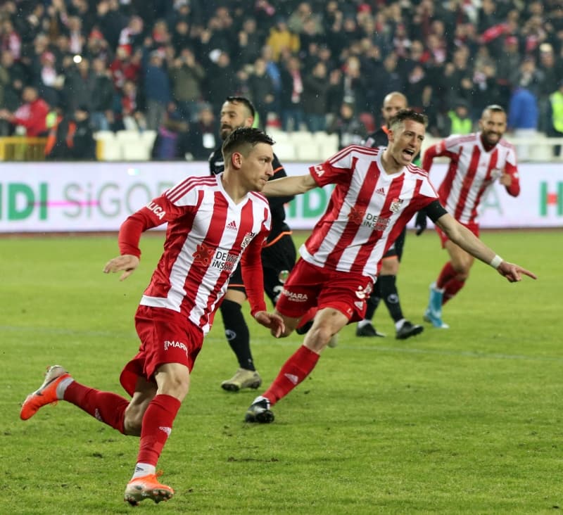 <p>MEHMET ARSLAN: </p><p>Yani doğru değil.</p>