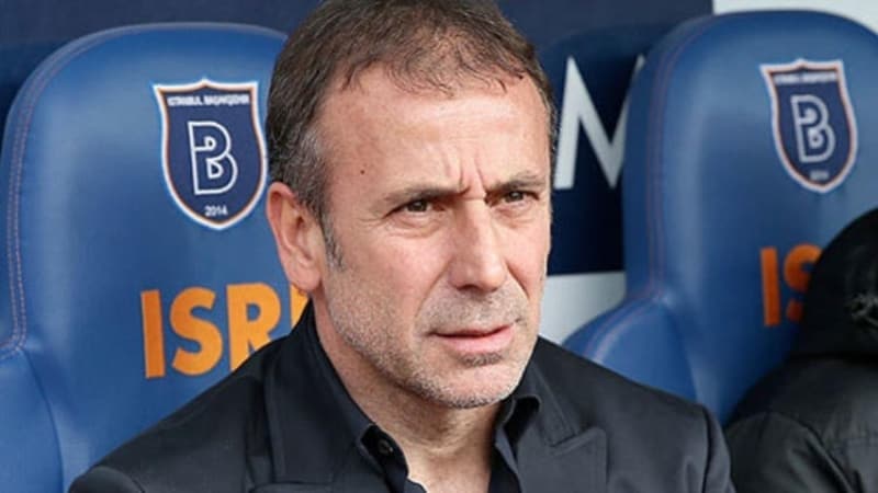 <p>Rizespor, Ünal Karaman'la yolların ayrılmasının ardından 2 haftalık süreci Stjepan Thomas'la geçireceklerini şu ifadelerle açıklamıştı:</p>