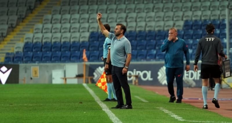 <p>'Ben Galatasaray'da da futbol oynadım. İnşallah ileride bir gün orada çalışmak bana nasip olur.'</p><p><br></p><p>Sporx</p>