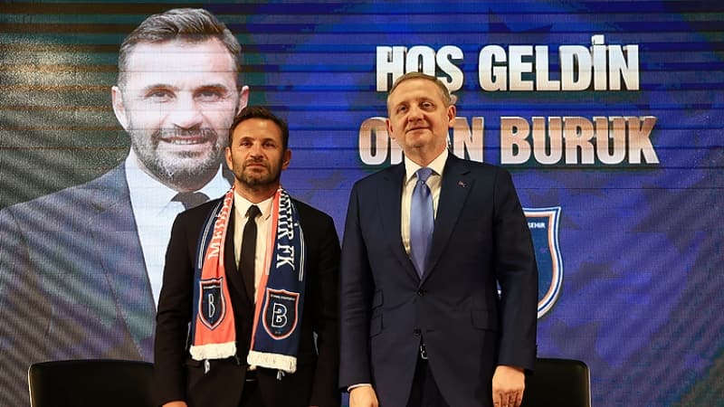 <p>'Ben de yeni jenerasyon hocalardan, iyi şeyler yapan teknik adamlardan biriyim.' </p>