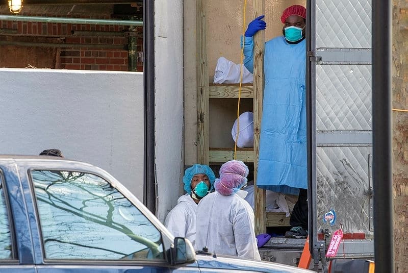 <p>Moldova'da nisanda 100'ün altında seyreden günlük vaka sayısı, mayıs sonunda 200'ü geçmiş, haziranın ortasında 500'e yaklaşmış, haziranın sonuna doğru düşüşe geçmiş, temmuz ortasında tekrar yükselmişti.</p>