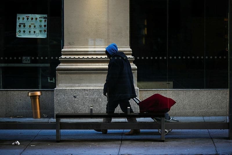 <p>Ülkede son 4 ayda 32 bin 124 kişide COVID-19 tespit edildi, 19 bin 203 kişi iyileşti, 1249 kişi yaşamını yitirdi.</p>