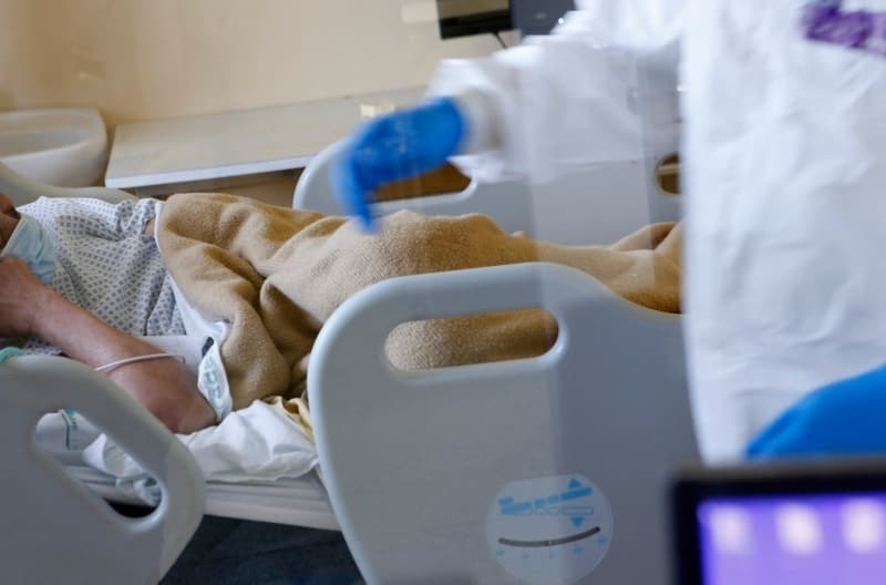 <p>Suudi Arabistan'da COVID-19'dan bir günde 31 kişi öldü</p>