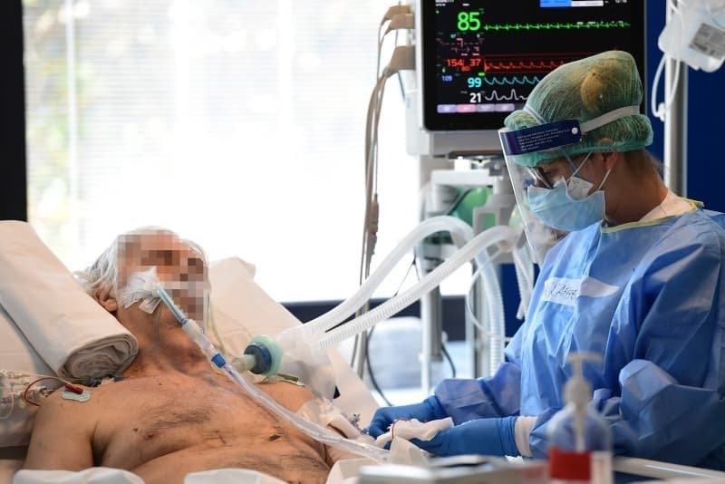 <p>Bakanlık ülkede sağlığına kavuşanların sayısının da 217 bin 782 olduğunu belirtti.</p>