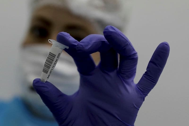 <p>Son 24 saatte 275 yeni vaka kaydedildi. Ülkede 4 gün üst üste, günlük yeni vaka sayısı 250 eşiğinin üzerine çıktı.</p><p><br></p>