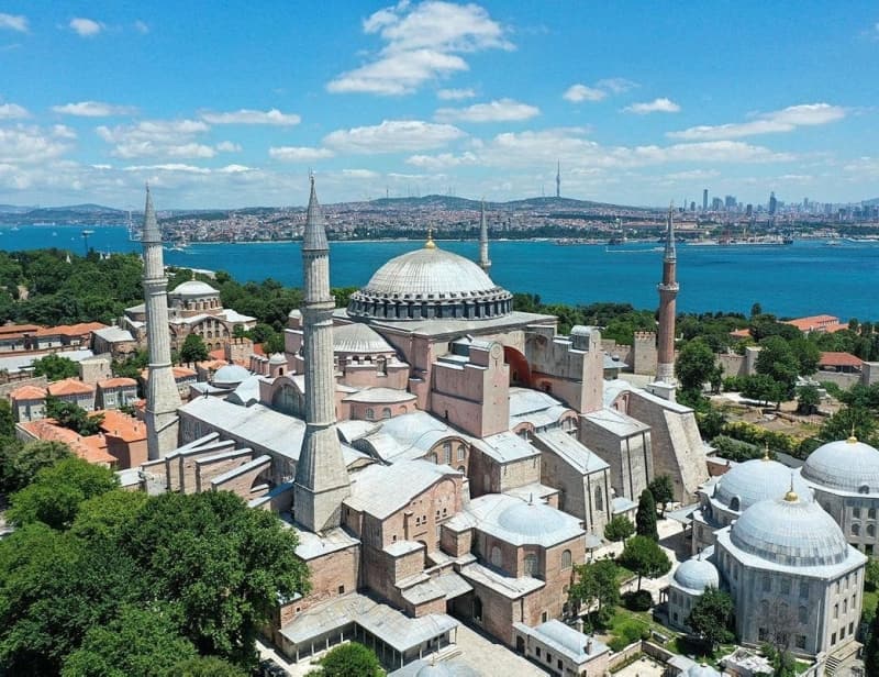 <p>Bayram gnleri, maddi ve manevi dayanmann; sevgi, sayg, hogr ve barn da dorua ulat gnler olsun. Bayram’nz mbarek olsun.</p><p><br></p>