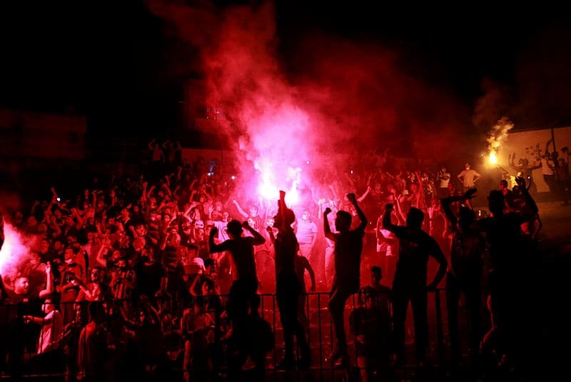 <p>120 dakikası 1-1 sona eren finalde kazananı penaltı atışları belirledi. Rakibine 6-5 üstünlük sağlayan Fatih Karagümrük, Süper Lig biletini almayı başardı.</p>