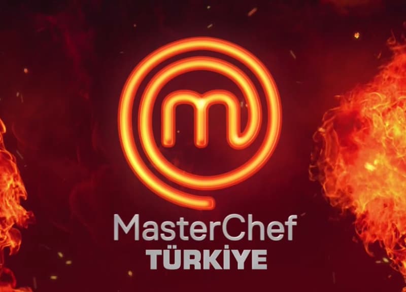 <p>Gazpacho çorbası ile mücadele eden bu isimlerden biri kazandı ve final turuna adını yazdırdı. 15 dakikalık sürenin sonunda tabağı en çok beğenilen isim Tanya Kilitkaya, oldu.</p><p>MasterChef Türkiye’nin son düeollası ise nefes kesti. </p>