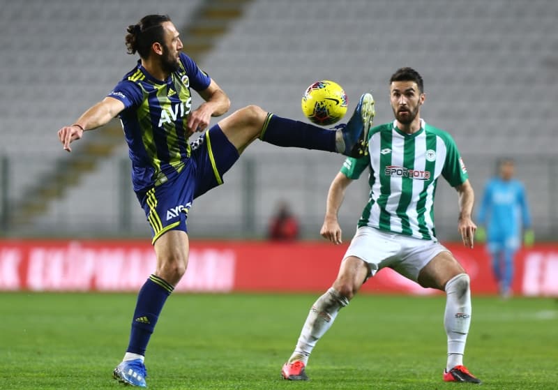 <p>Fenerbahçe, Gökhan Gönül ile 1+1 yıllık sözleşme imzalandığını da açıkladı.</p>