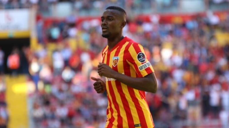 <p>Transfermarkt verilerine göre oyuncunun piyasa değeri 4 milyon euro.</p>