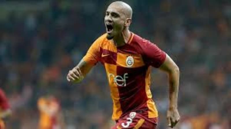 <p>Galatasaray, Maicon’un satışından yaklaşık 1,5 milyon euroyu kasasına koydu.</p>