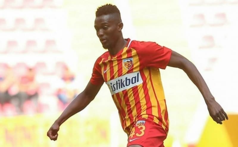 <p>Yeni bir kadro kurmak zorunda olan Kayserispor, Galatasaray’ın bu cazip teklifini kabul etti.</p>