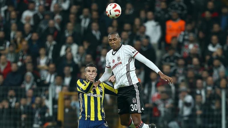 <p><b>PAZARLIKLAR DA SIKLAACAK</b><br></p><p><br></p><p>Ayrlk konusunda Lyon’dan gerekli kolayln salanmasn talep eden Marcelo’nun, bu hafta ierisinde ise Beikta’la transfer grmelerini yrten menajeriyle konuaca renildi. </p>