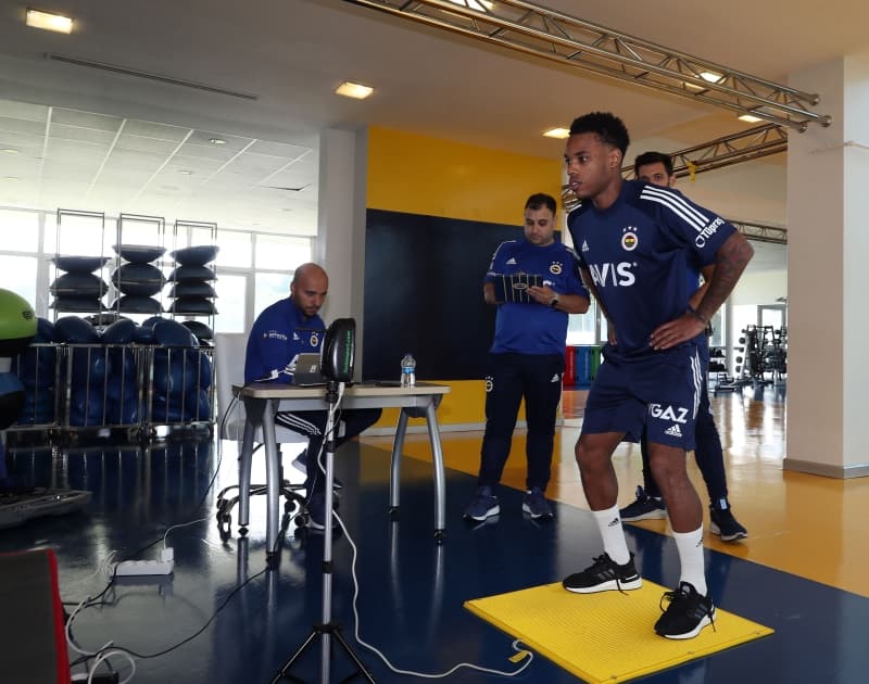 <p>Topuk Yaylası kampı öncesi bir de hazırlık maçı oynayacak olan Fenerbahçeli futbolcular, kampta ise artırılmış taktiksel çalışmalara başlayacak.</p>