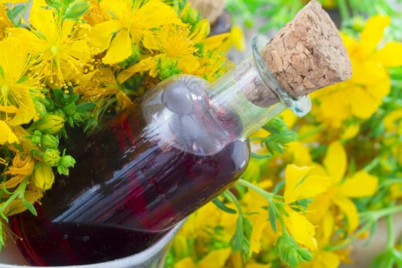 <p>Ağız yoluyla tüketildiğinde bağırsak hareketlerini düzenler, kabız ve ishale iyi gelir.<br></p>