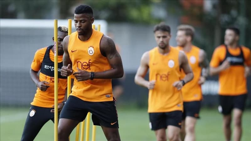 <p>Eski takm Club Brugge’n de Donk ile ilgilendii iddia edilirken, tecrbeli futbolcu tercihini Galatasaray’dan yana kulland.</p>