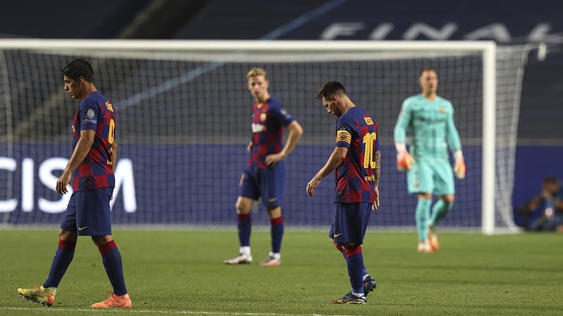 <p>İspanya'nın en çok okunan spor gazetelerinden Marca da <b>'Utanç'</b> manşetiyle çıkarak,<b> 'Barcelona, sahadan tarihi bir aşağılamayla ayrıldı. Bayern, Barcelona'ya Avrupa'daki en büyük mağlubiyetini yaşattı. Teknik direktör Setien gönderilecek. İspanyol futbolu 13 yıl aradan sonra Şampiyonlar Ligi'nde yarı finalde yok.'</b> diye yazdı.</p>