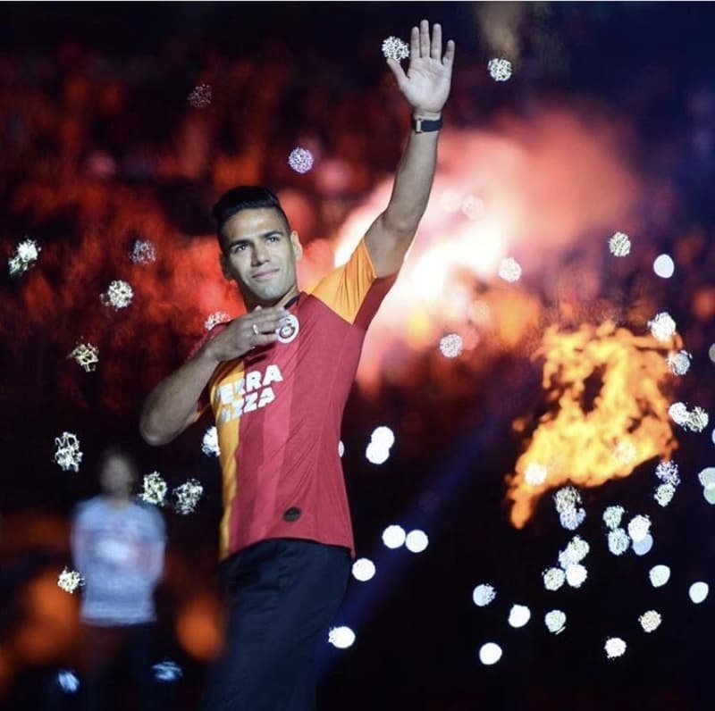 <p>S�per Lig'in ikinci yar�s�nda tak�mla birlikte ��k�� yakalayan Falcao, pandemi sonras� Gaziantep FK ma��nda sakatlanarak sezonu kapatm��t�.</p>