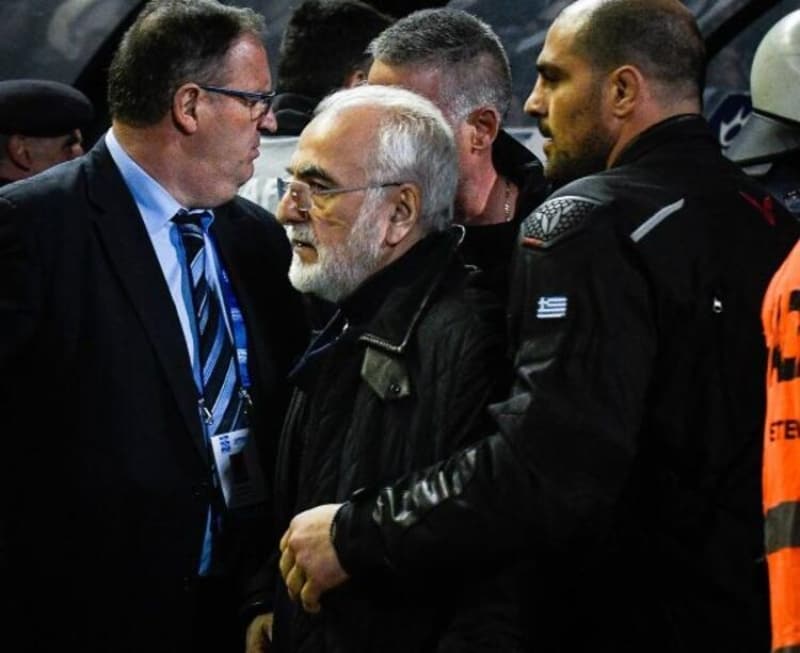 <p>Yazılı bir mesaj yayınlayan Savidis, Türkiye ile Yunanistan arasında yaşanan siyasi olayların ardından oyuncularından Beşiktaş maçı için <b>ekstra motive</b> olmalarını istedi.</p>