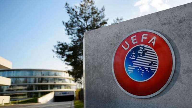 <p>UEFA, futbola siyasetin karışmasına sert tepki gösteriyor. </p>