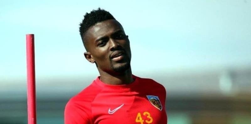 <p>Mensah, bu mesajları Kayserispor Başkanı Berna Gözbaşı'na bildirdi. </p>